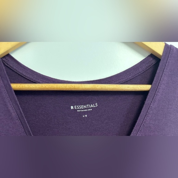 💝 Reitmans Women’s R Essentials Short Sleeve Shirt- Size L 💝 - Picture 3 of 4